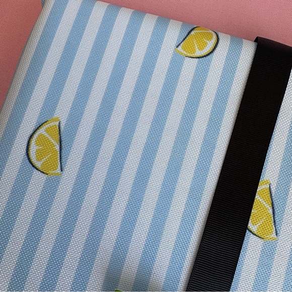 Kate Spade Blue Striped Lemon Round Indoor Outdoor Tablecloth  70” NWT - Picture 5 of 5